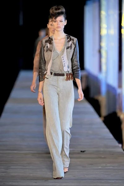 Look 7